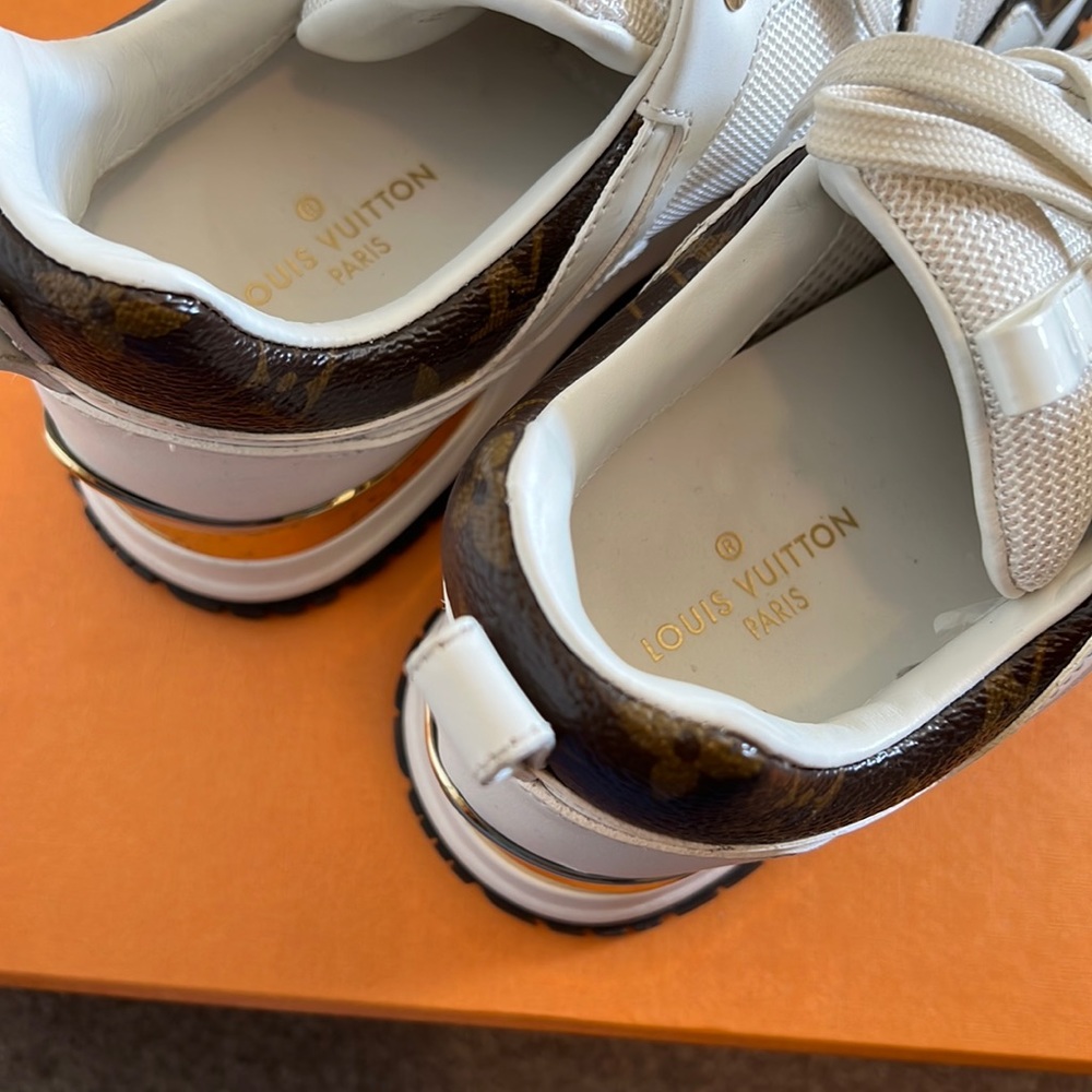 Woman’s Louie Vuitton sneakers in great condition - Picture 5 of 7